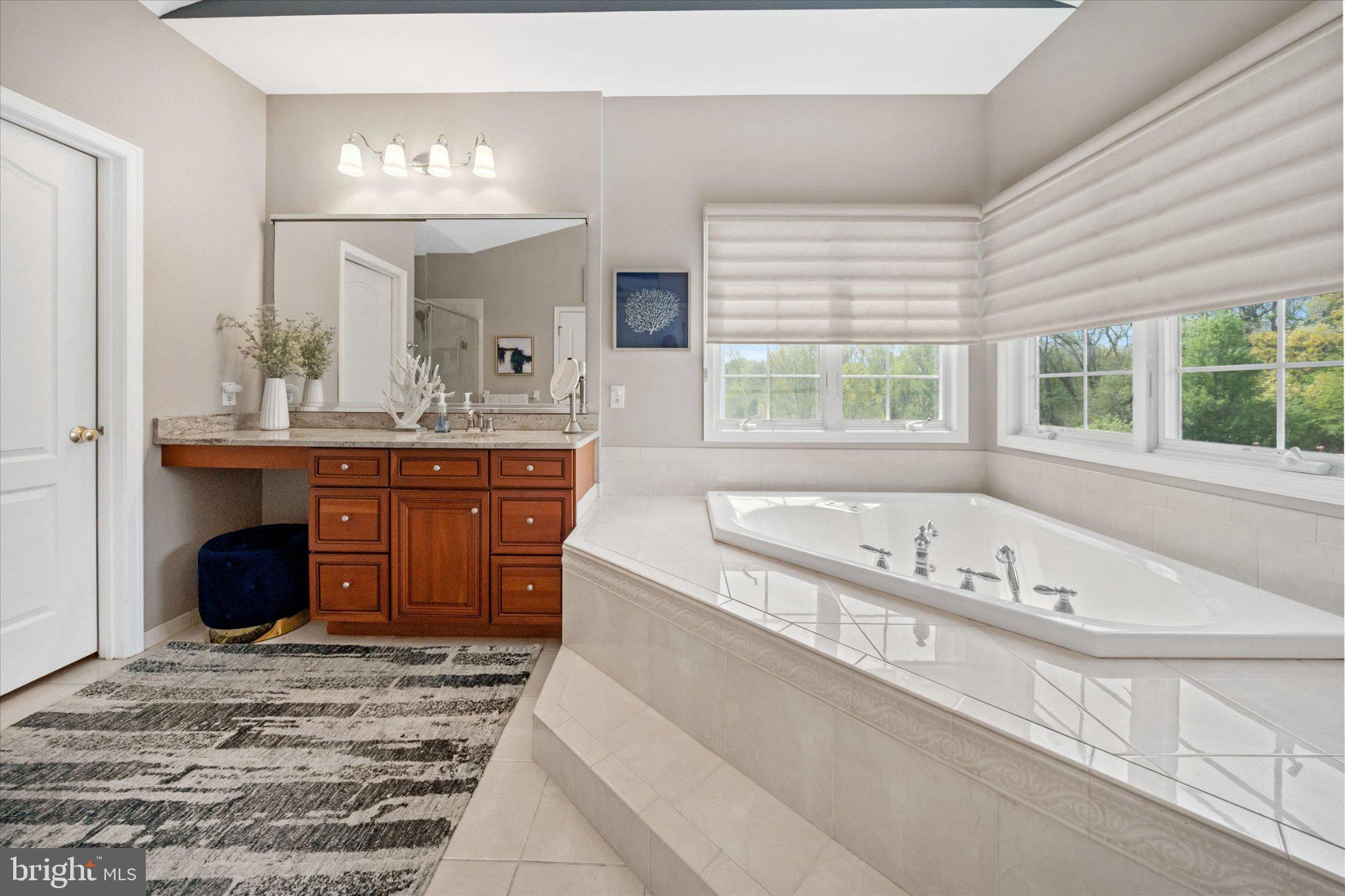 RED LION CHASE - Residential