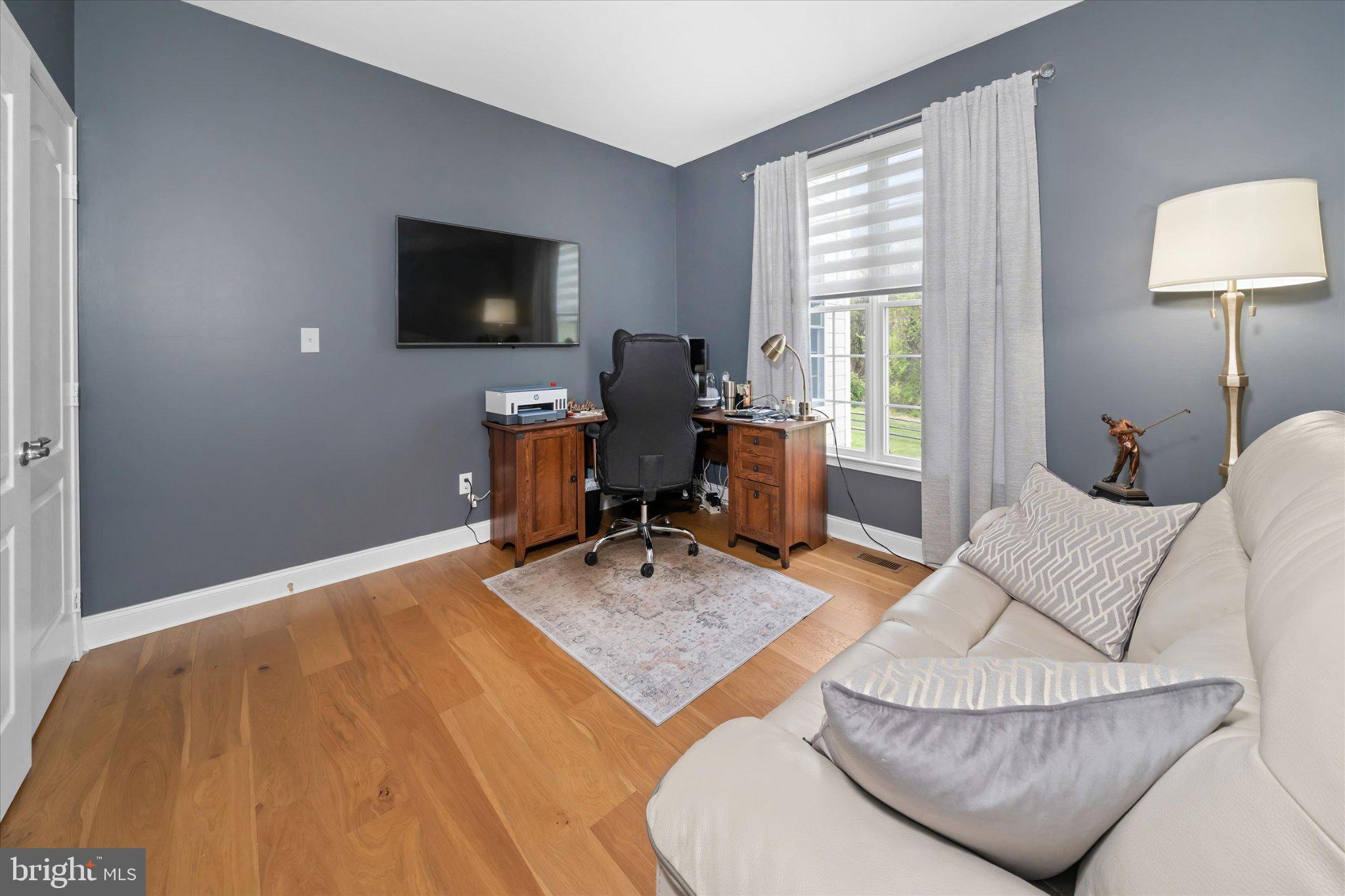 RED LION CHASE - Residential