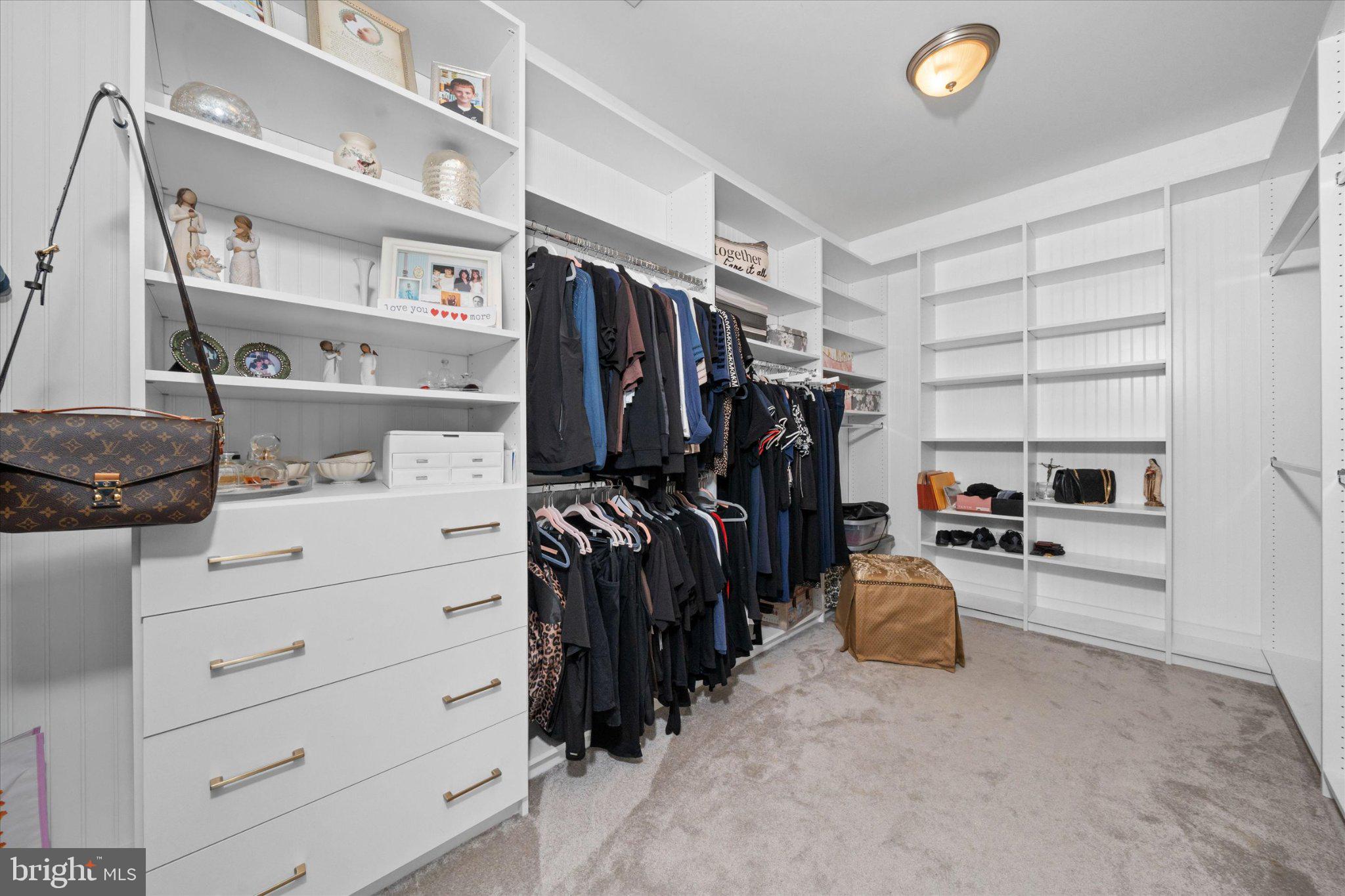 RED LION CHASE - Residential