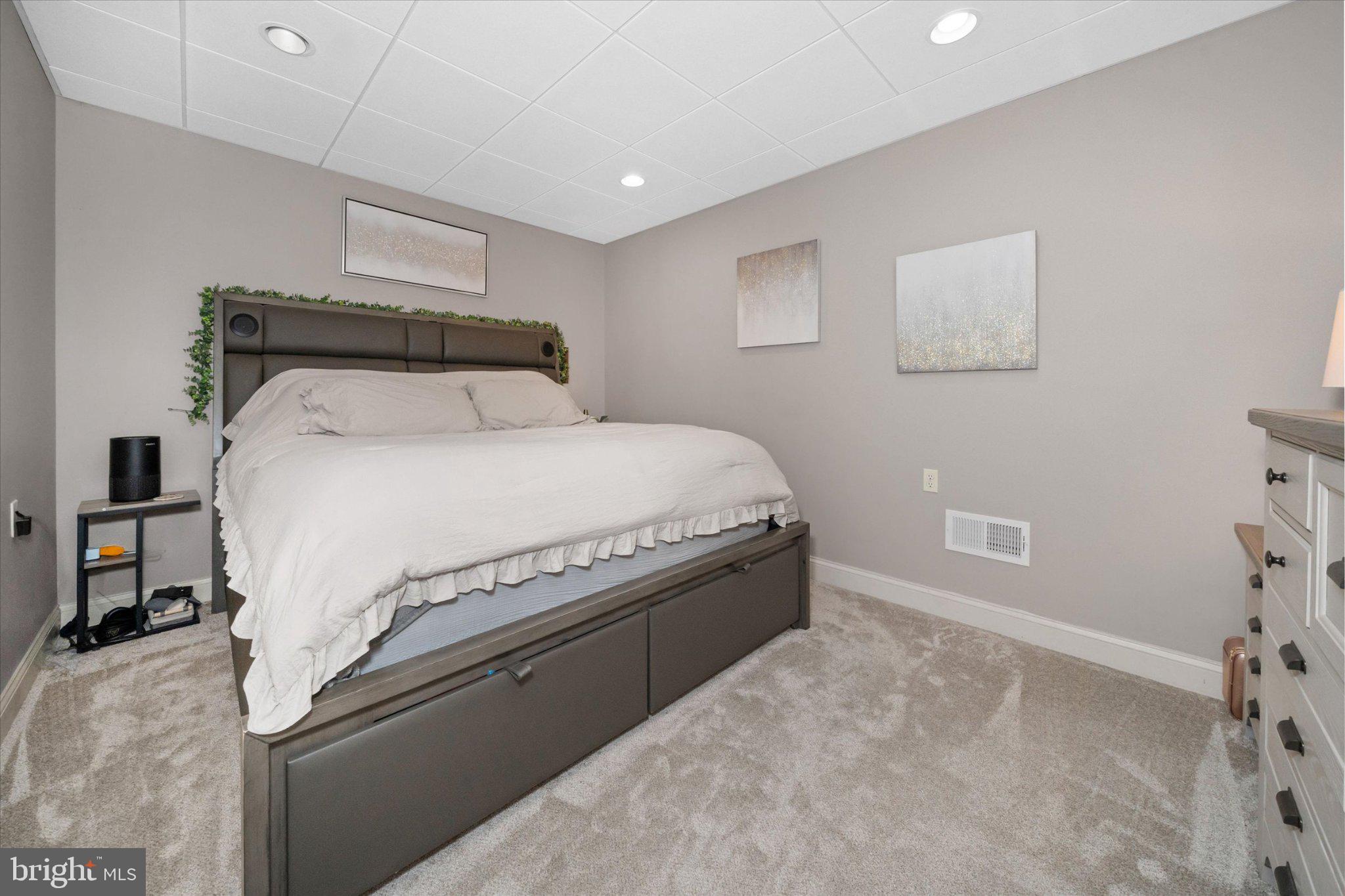 RED LION CHASE - Residential