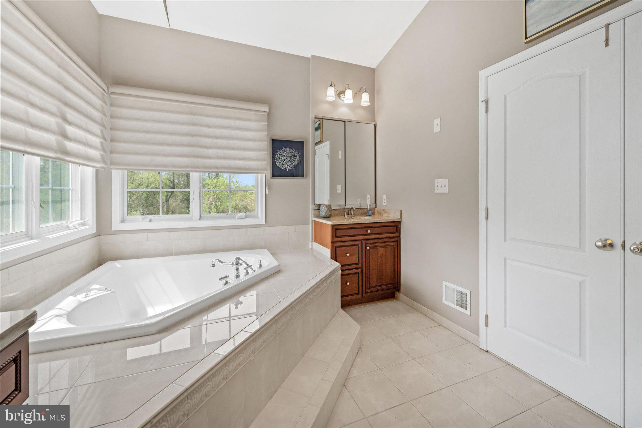 RED LION CHASE - Residential