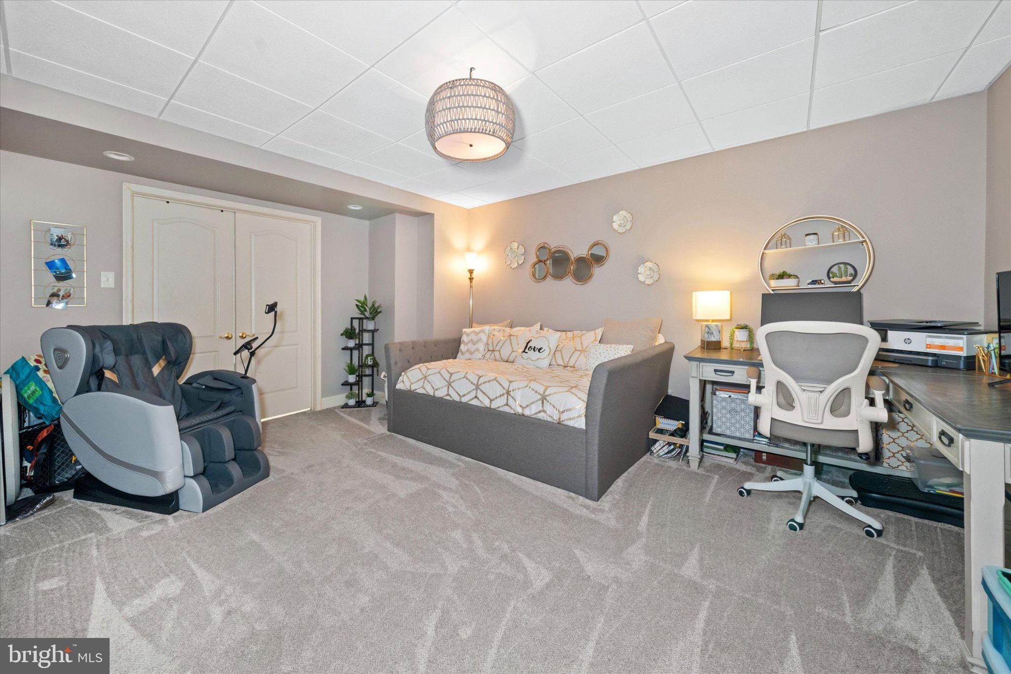 RED LION CHASE - Residential