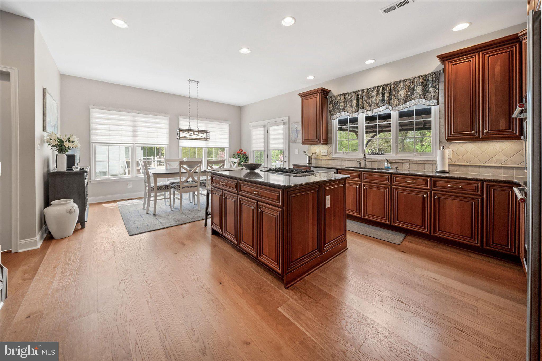 RED LION CHASE - Residential