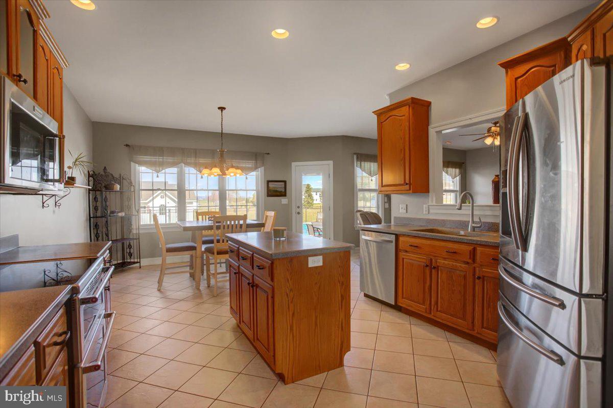 STONEWALL RIDGE - Residential