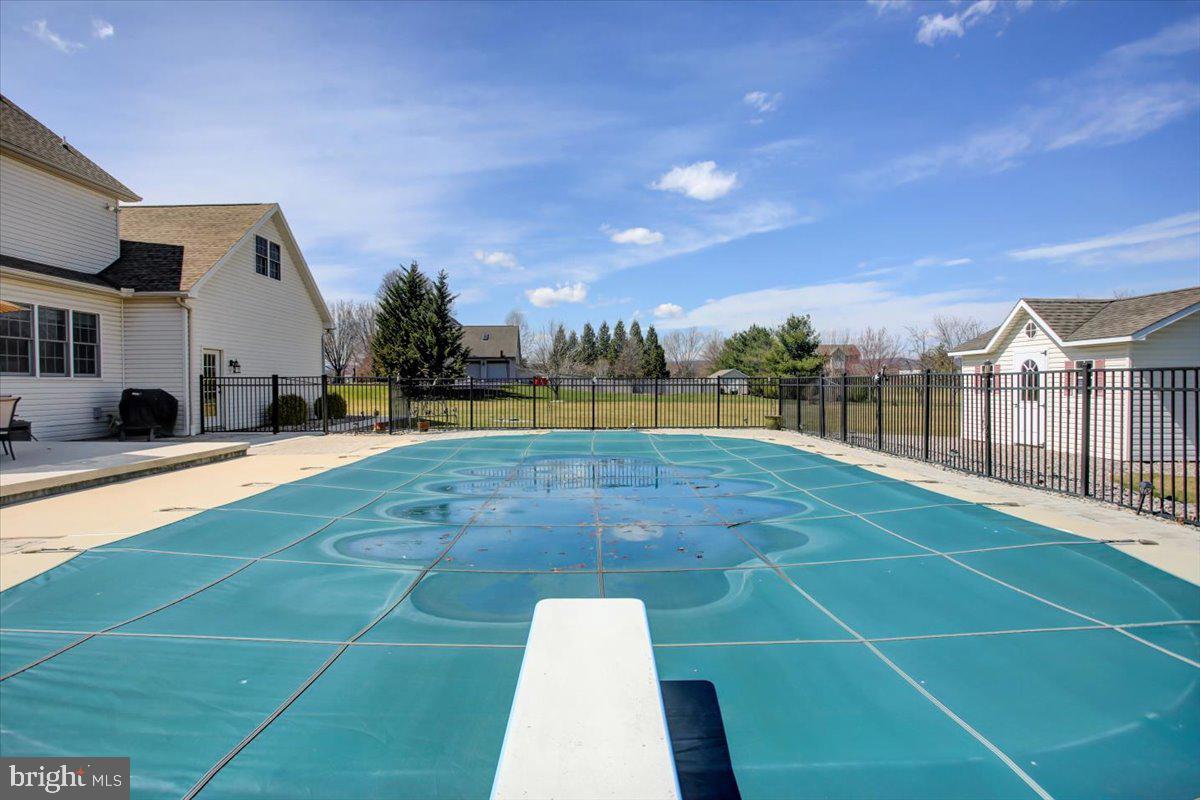 STONEWALL RIDGE - Residential