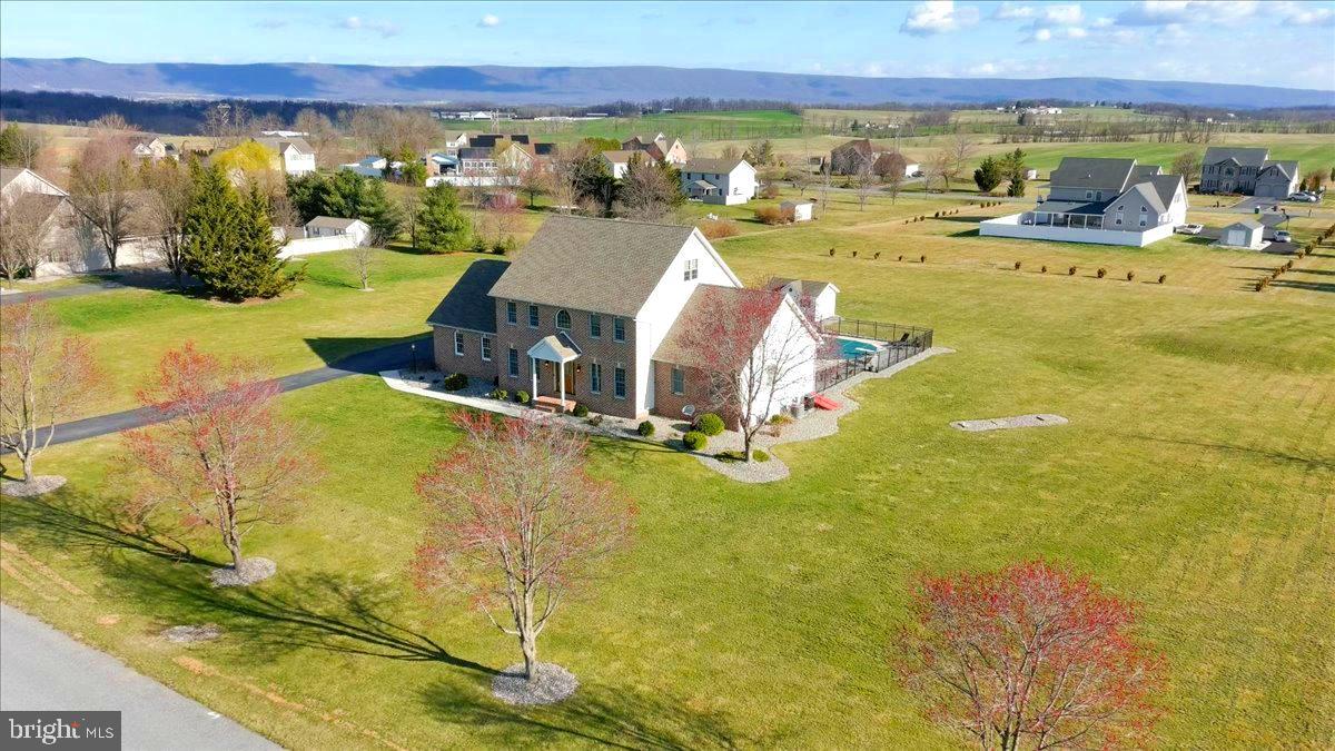 STONEWALL RIDGE - Residential