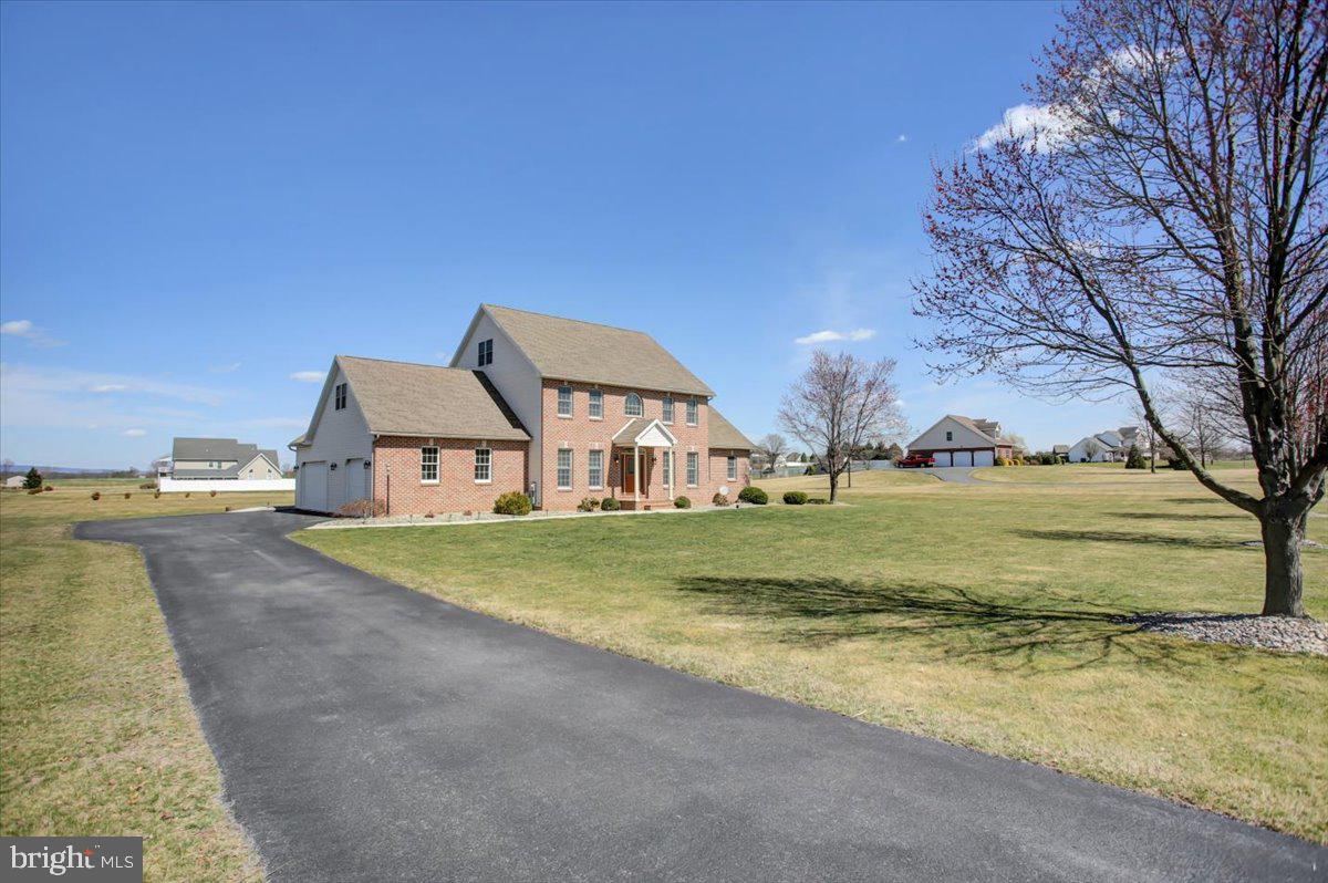 STONEWALL RIDGE - Residential