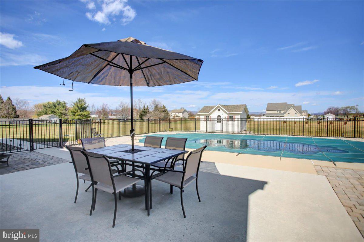 STONEWALL RIDGE - Residential