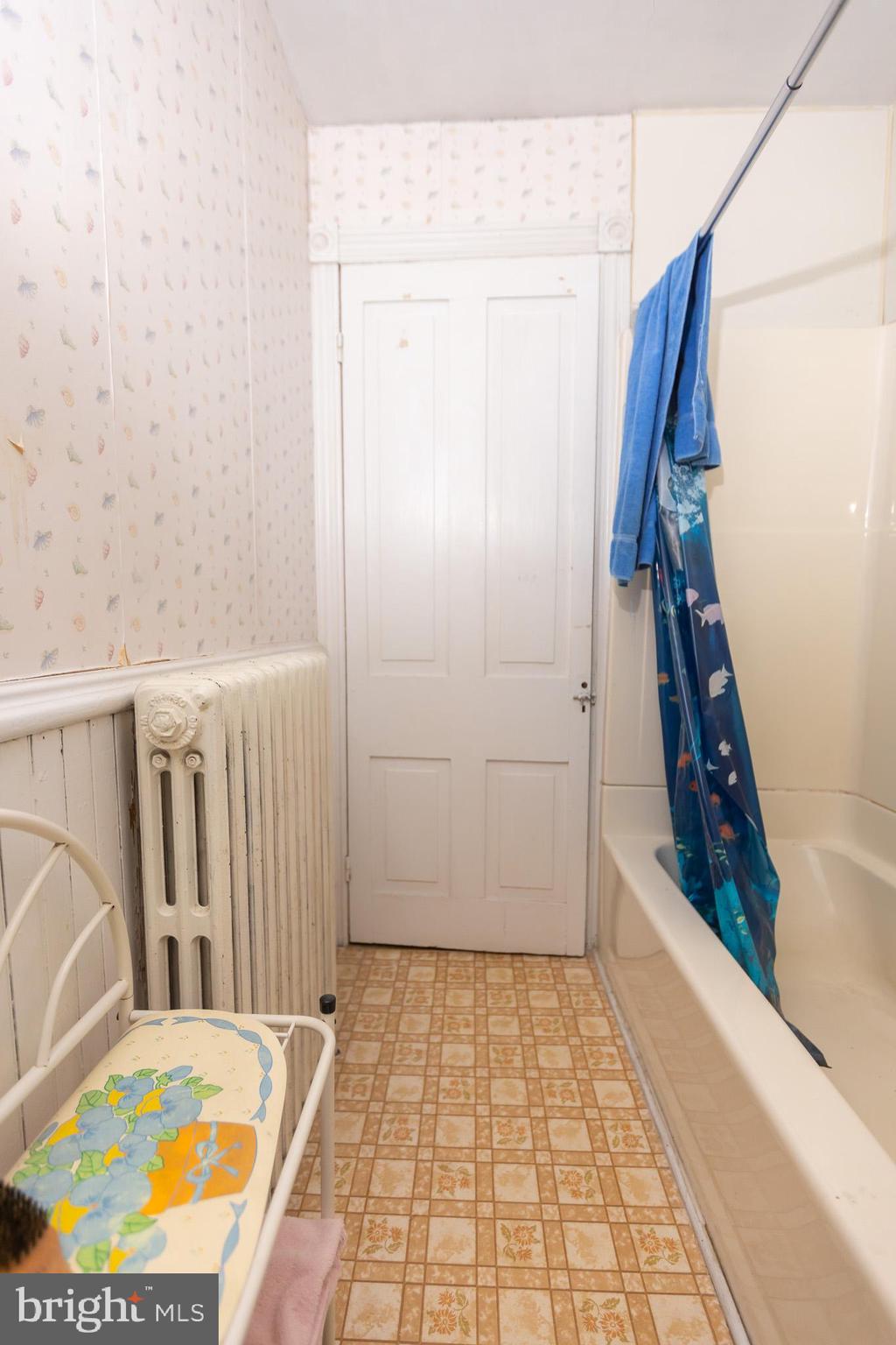 YORKVILLE - Residential