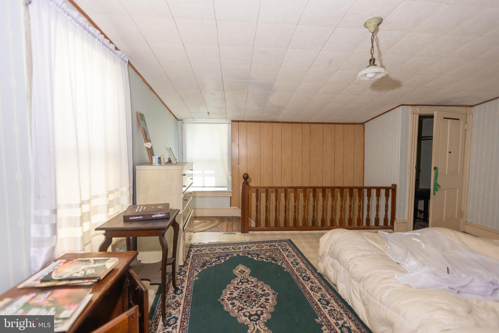 YORKVILLE - Residential