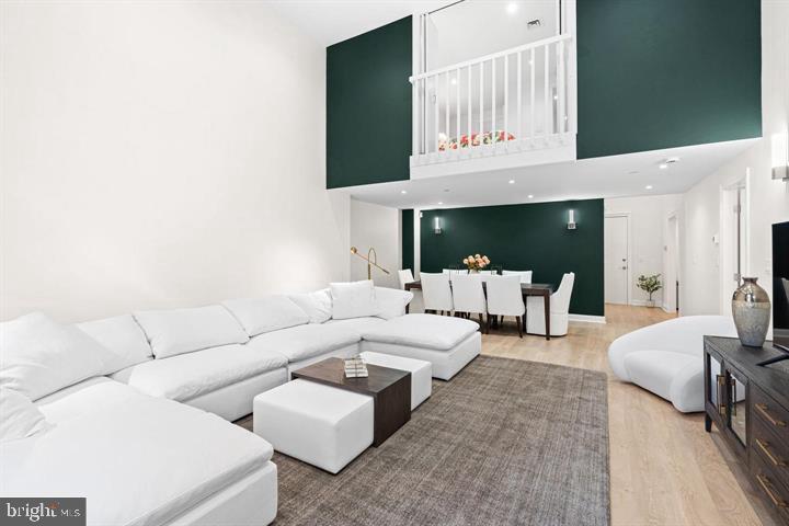 SOCIETY HILL - Residential