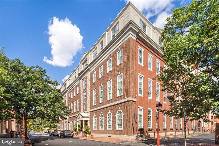 SOCIETY HILL - Residential