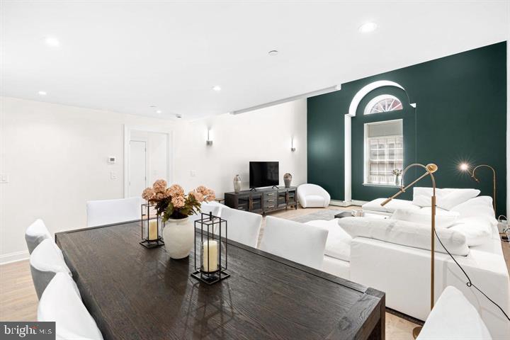 SOCIETY HILL - Residential