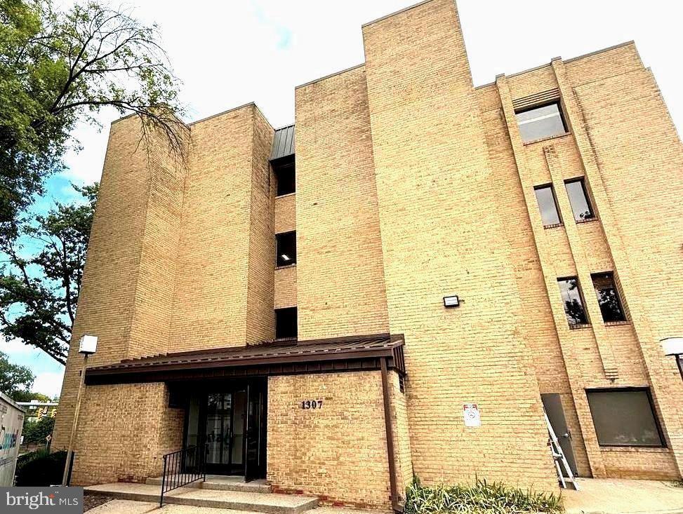 1307 DOLLEY MADISON BOULEVARD 3A