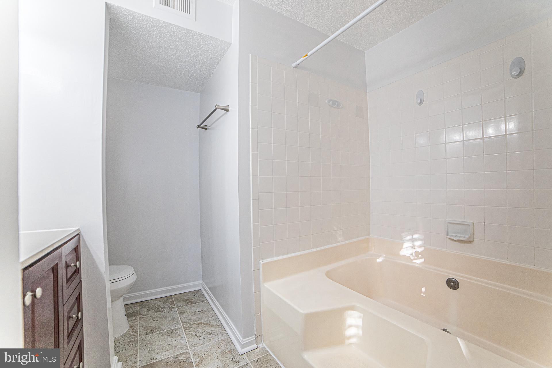 TIERS OF MANCHESTER LAKES - Residential