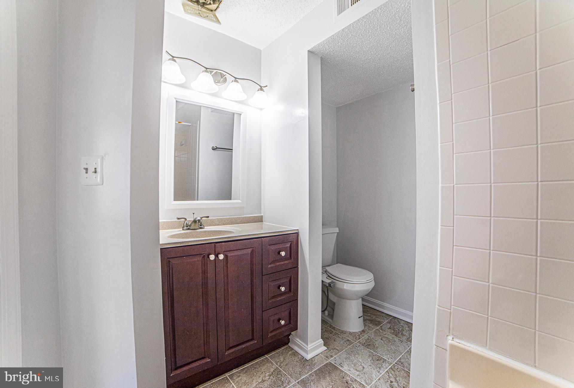 TIERS OF MANCHESTER LAKES - Residential