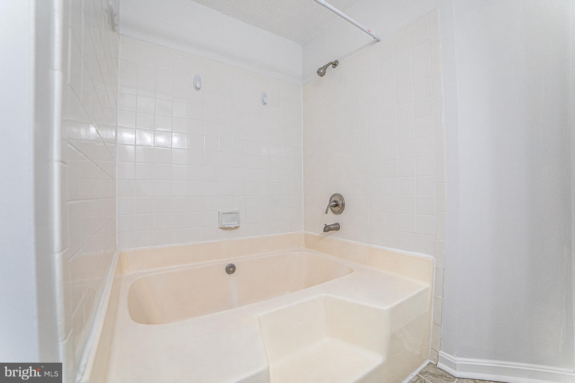 TIERS OF MANCHESTER LAKES - Residential