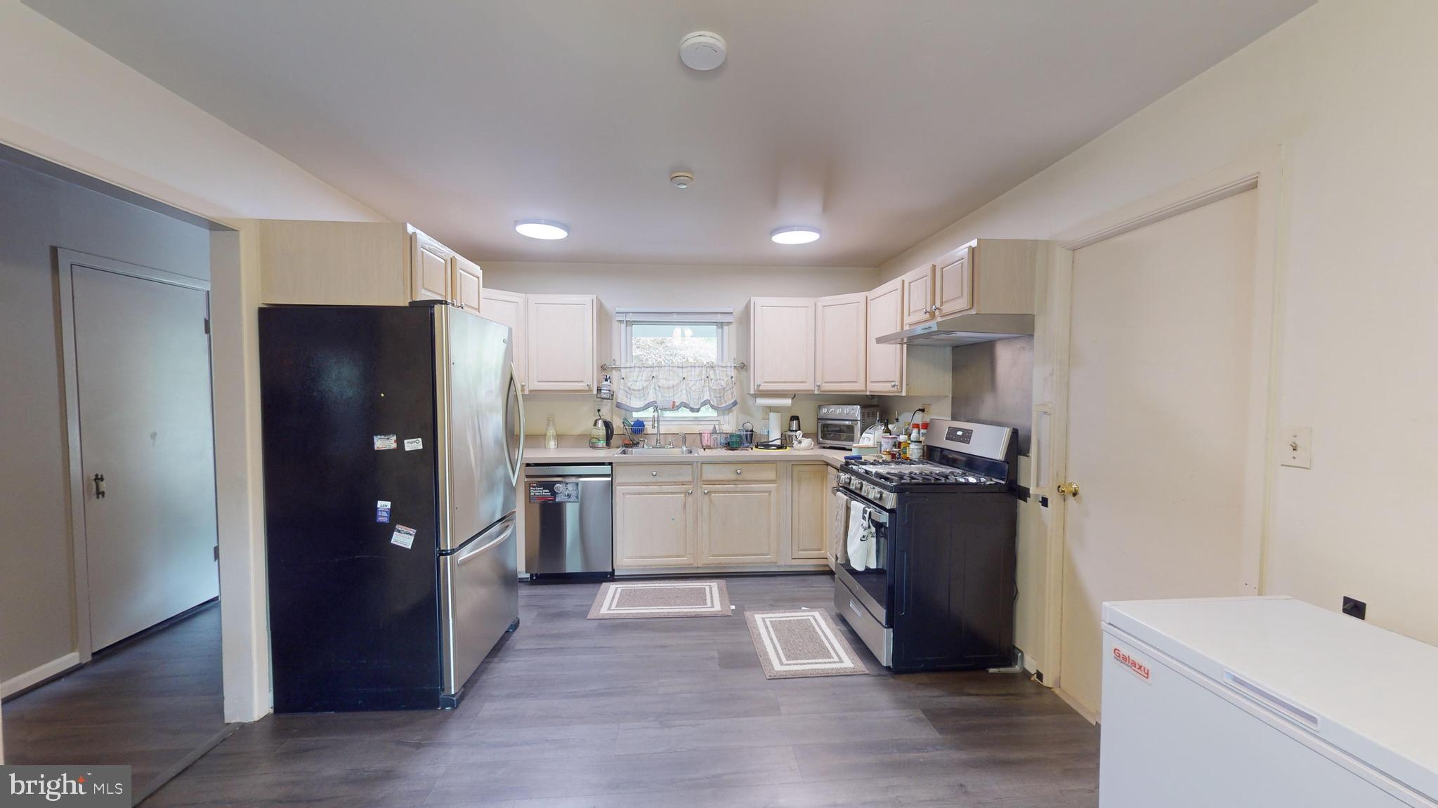 SOMERSET AT BELAIR - Residential