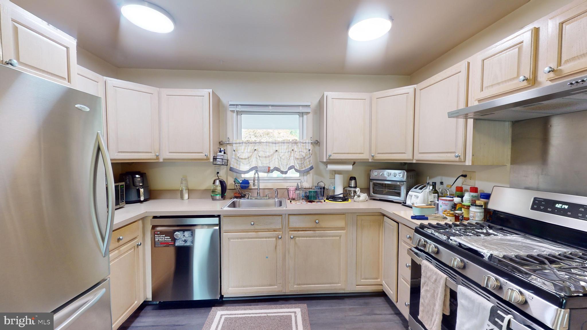 SOMERSET AT BELAIR - Residential