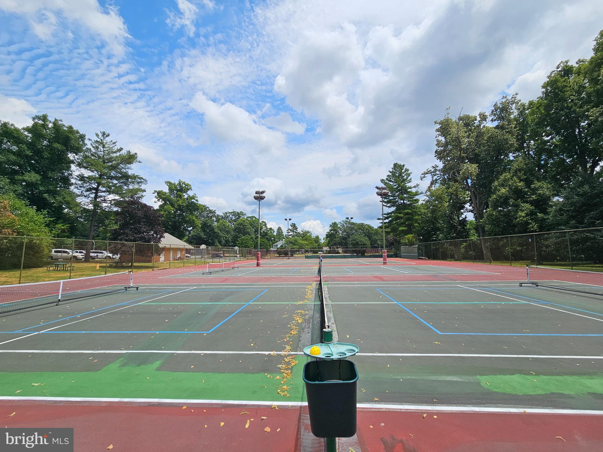 SOMERSET AT BELAIR - Residential