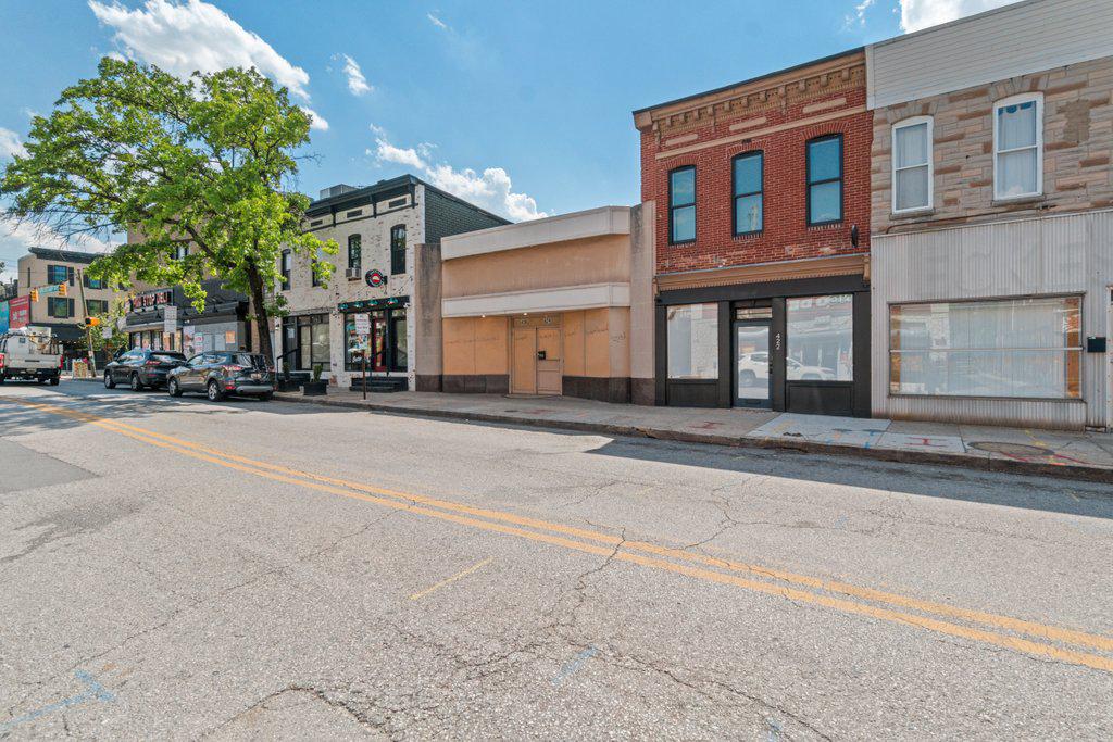 HIGHLANDTOWN - Commercial Sale