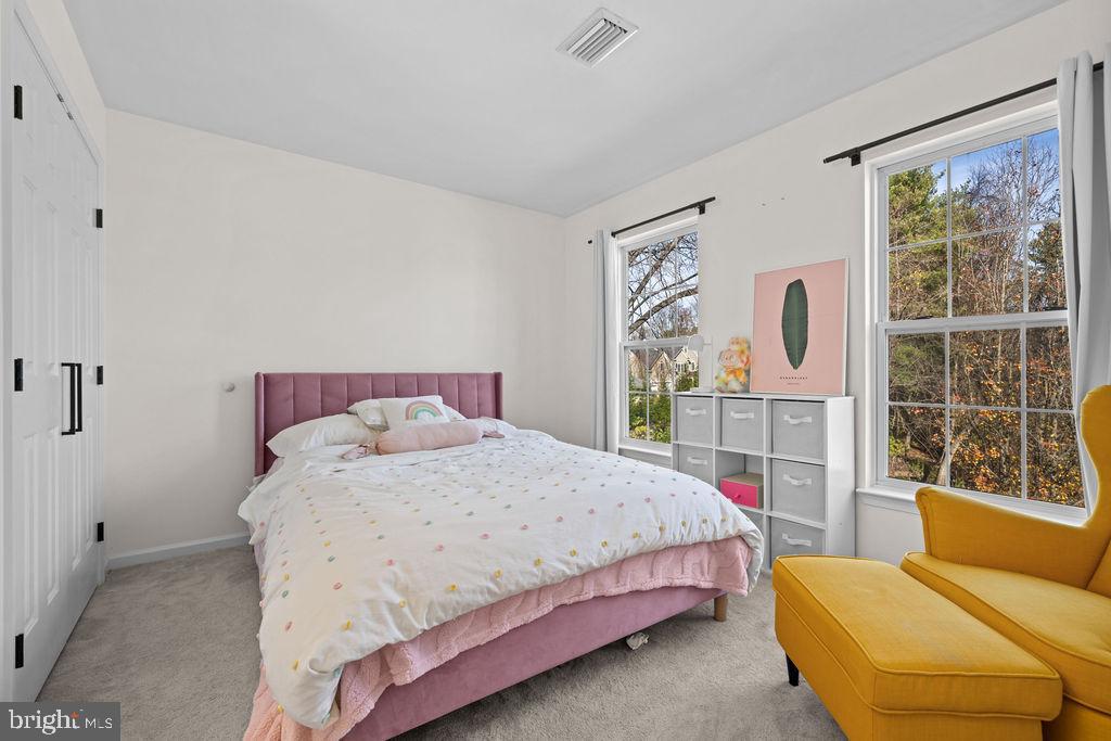 RIVER HILL - Residential