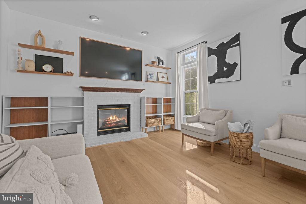 RIVER HILL - Residential