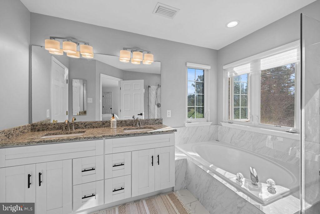 RIVER HILL - Residential