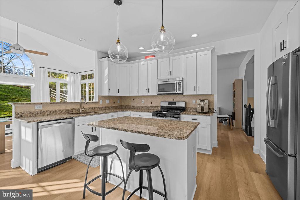 RIVER HILL - Residential