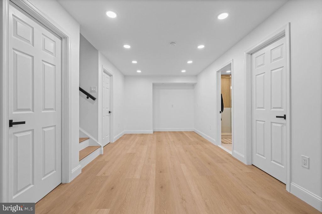 RIVER HILL - Residential