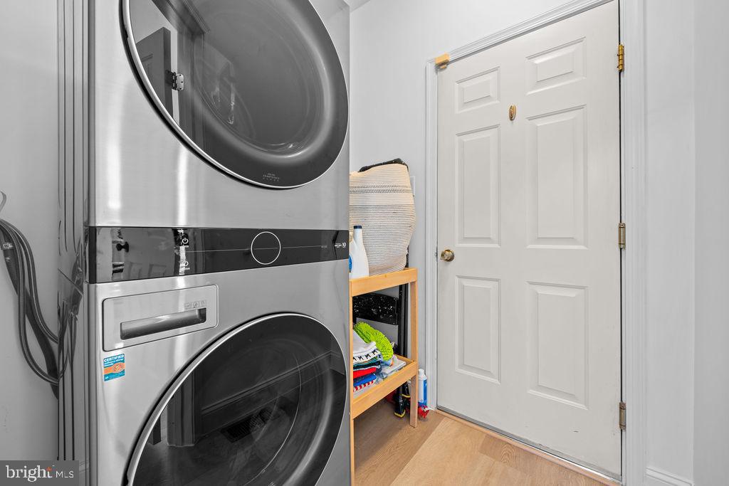 RIVER HILL - Residential