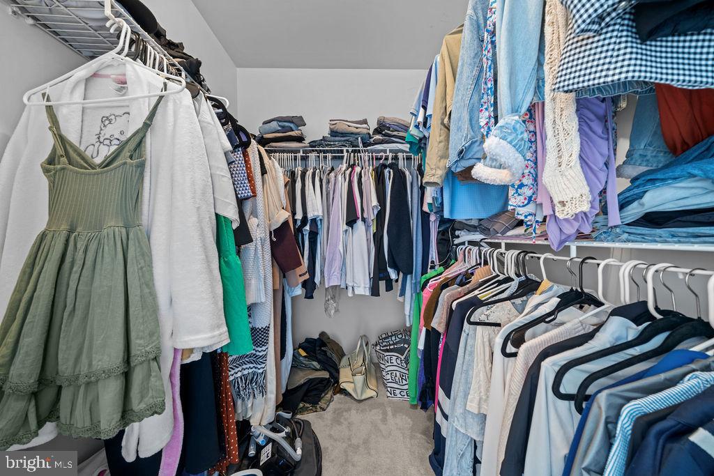 RIVER HILL - Residential