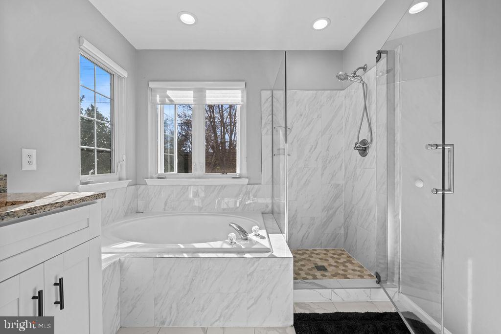 RIVER HILL - Residential