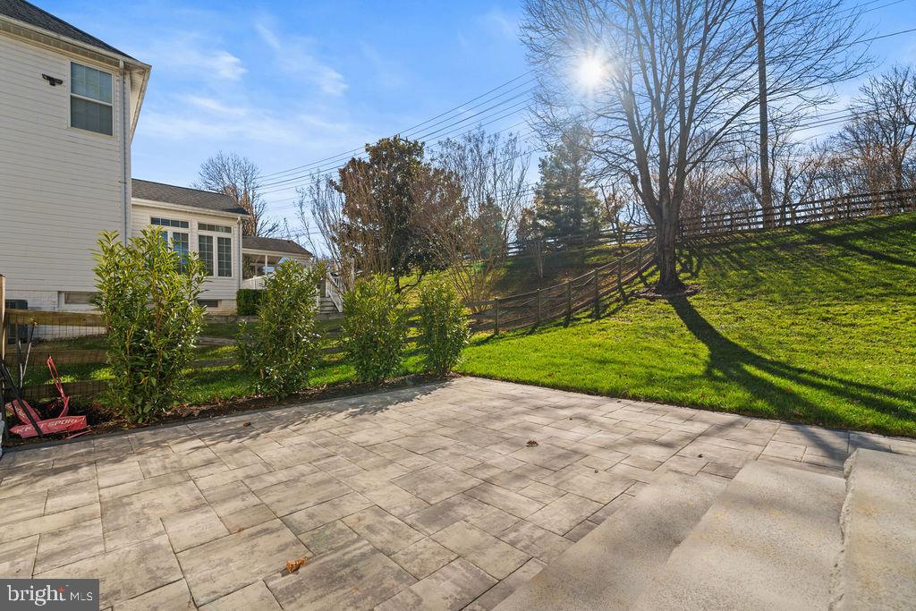 RIVER HILL - Residential