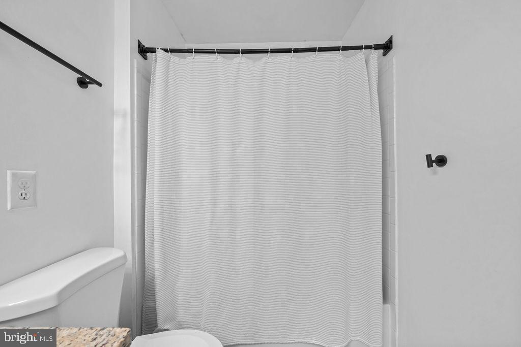 RIVER HILL - Residential