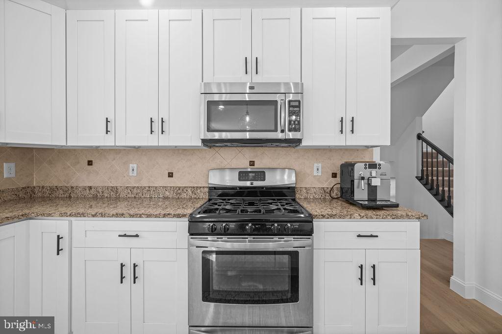 RIVER HILL - Residential