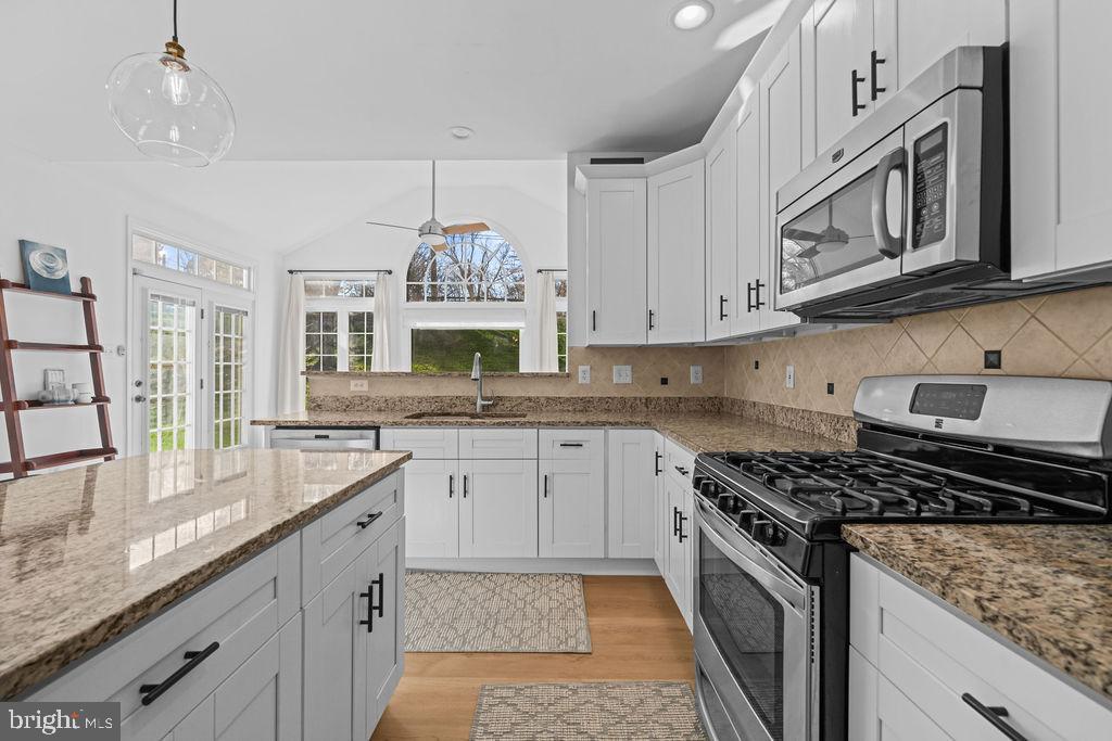 RIVER HILL - Residential