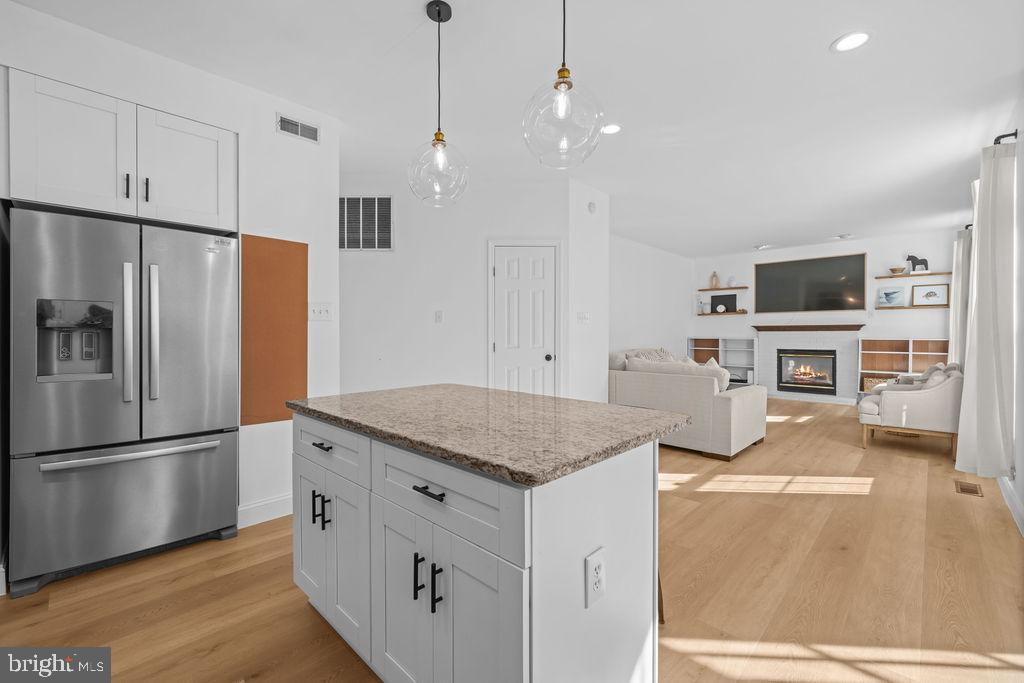 RIVER HILL - Residential