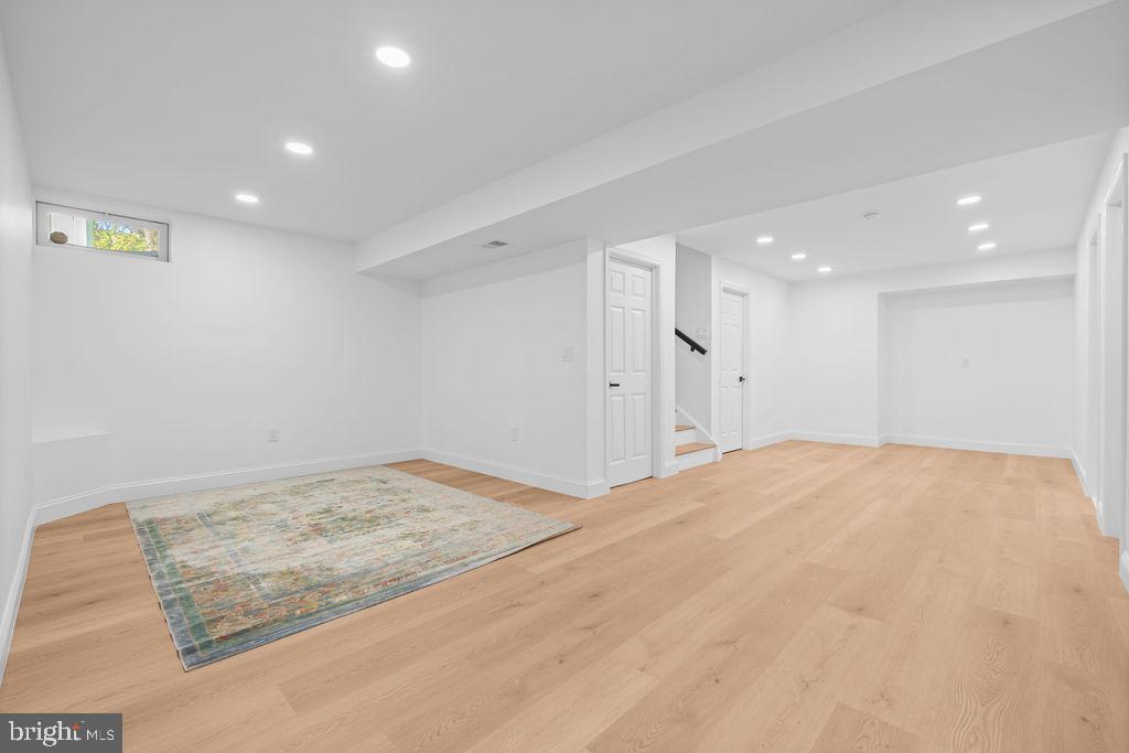 RIVER HILL - Residential