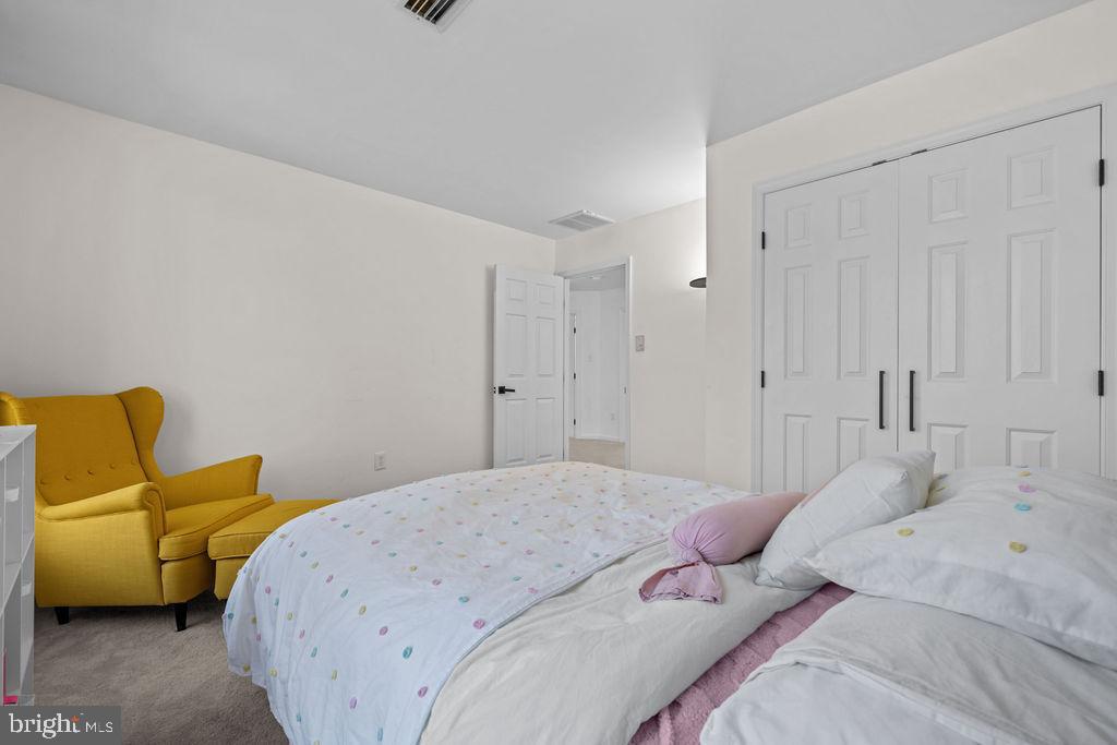 RIVER HILL - Residential