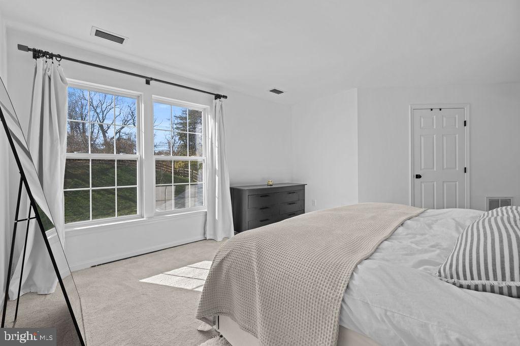 RIVER HILL - Residential