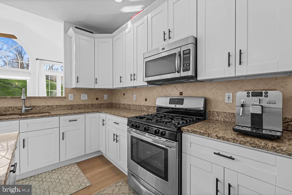 RIVER HILL - Residential