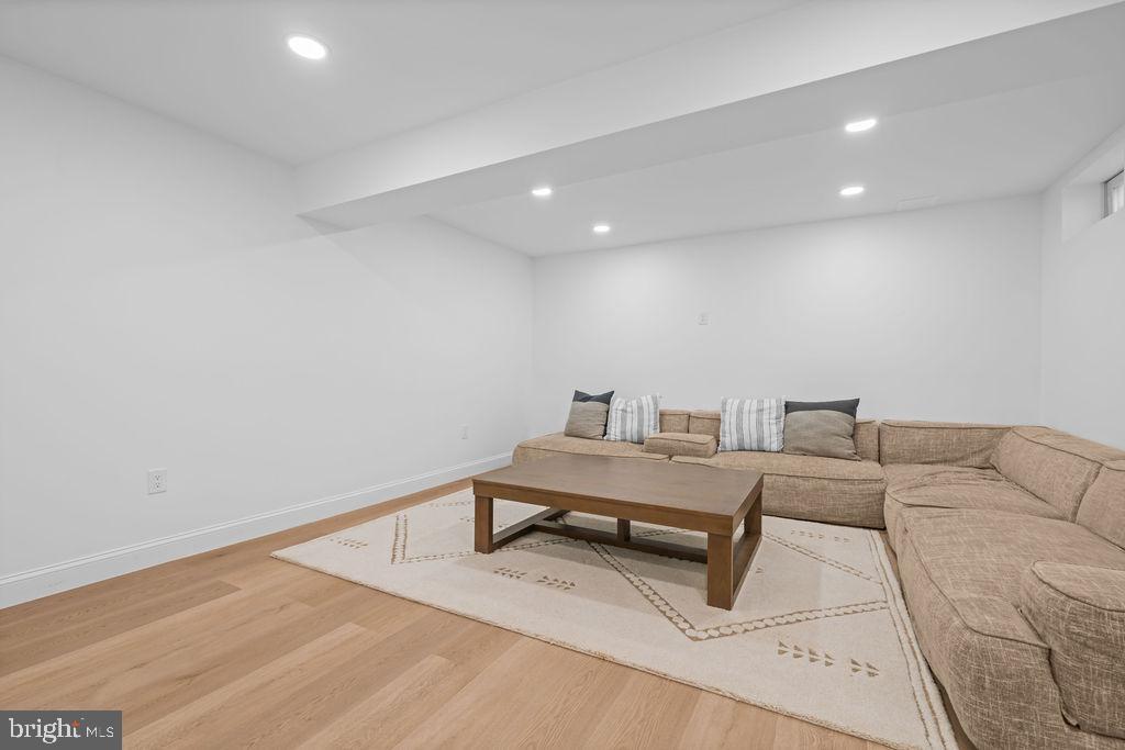 RIVER HILL - Residential