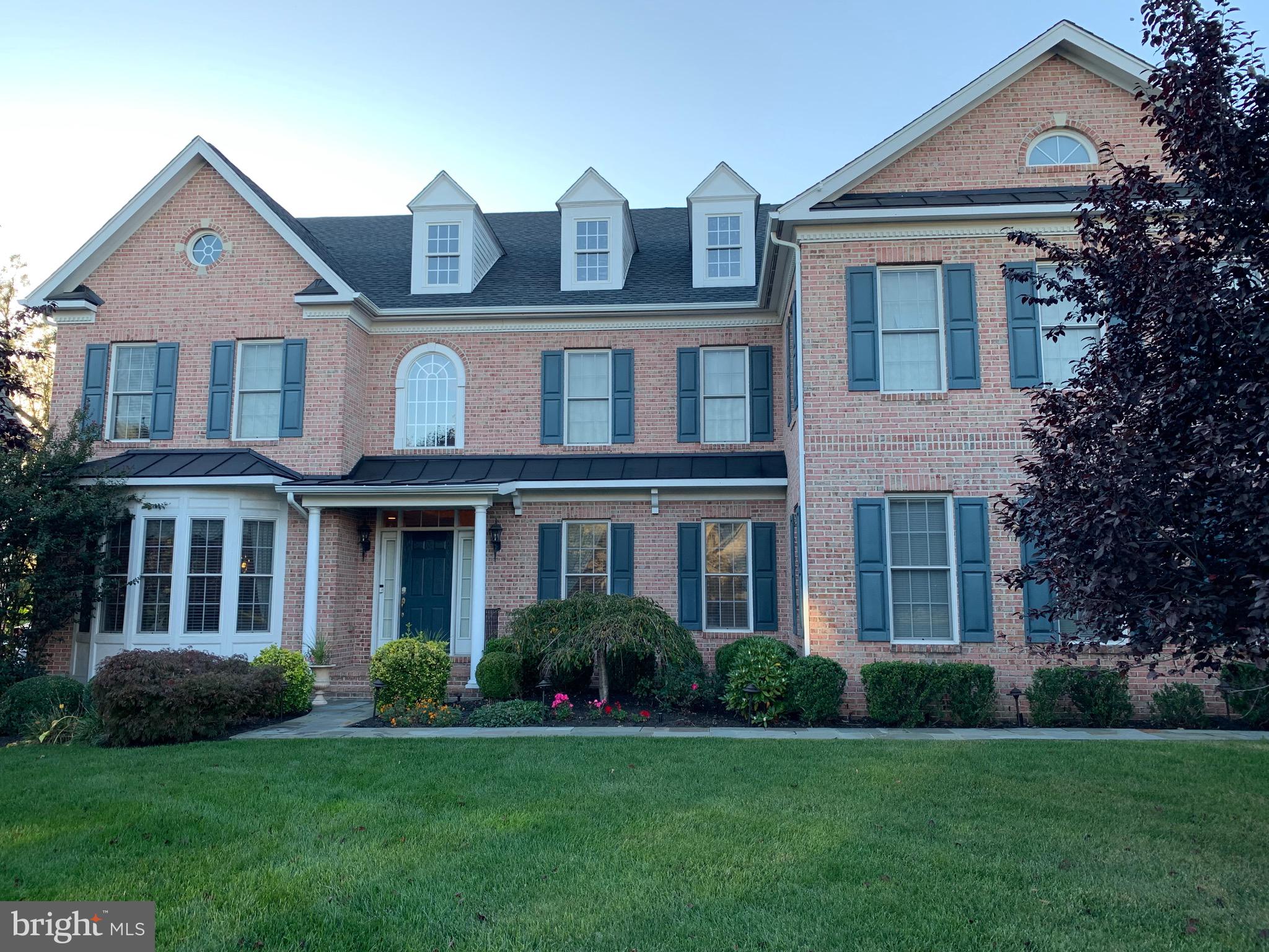 VILLAGE OF WAXPOOL - Residential