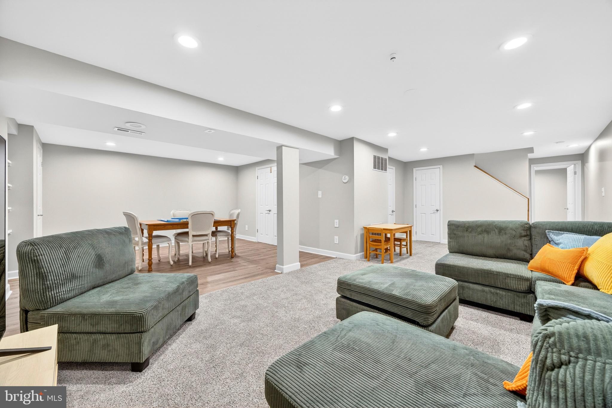 LONG REACH - Residential