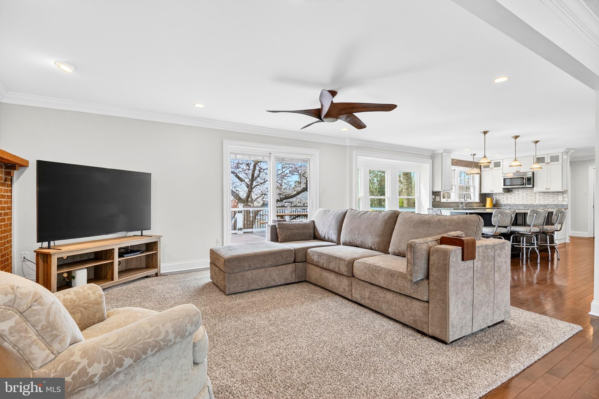 LONG REACH - Residential