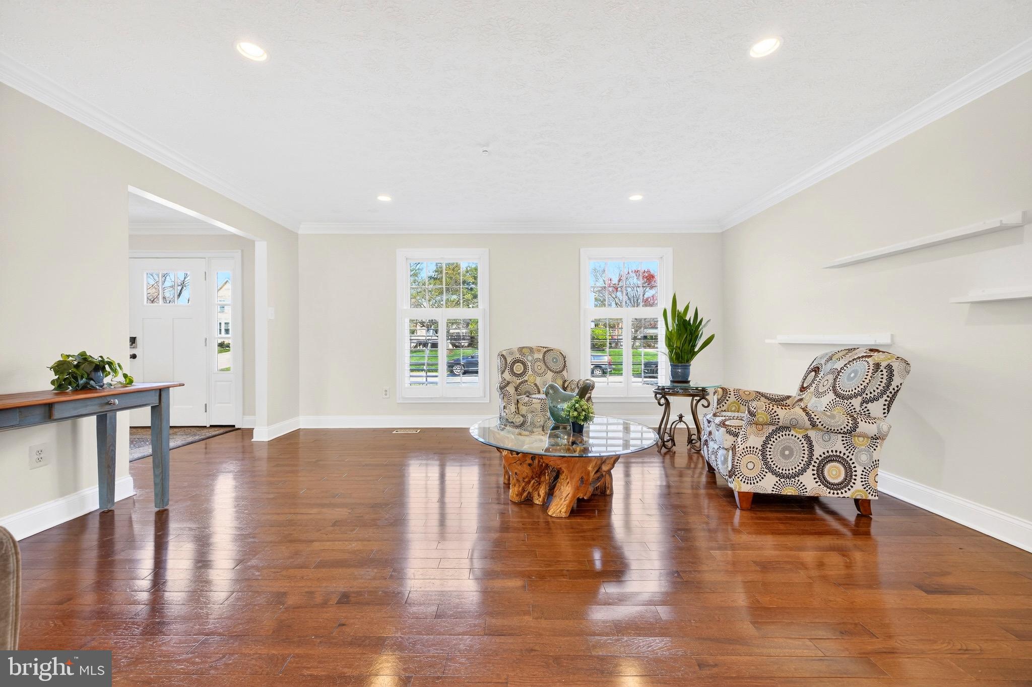 LONG REACH - Residential