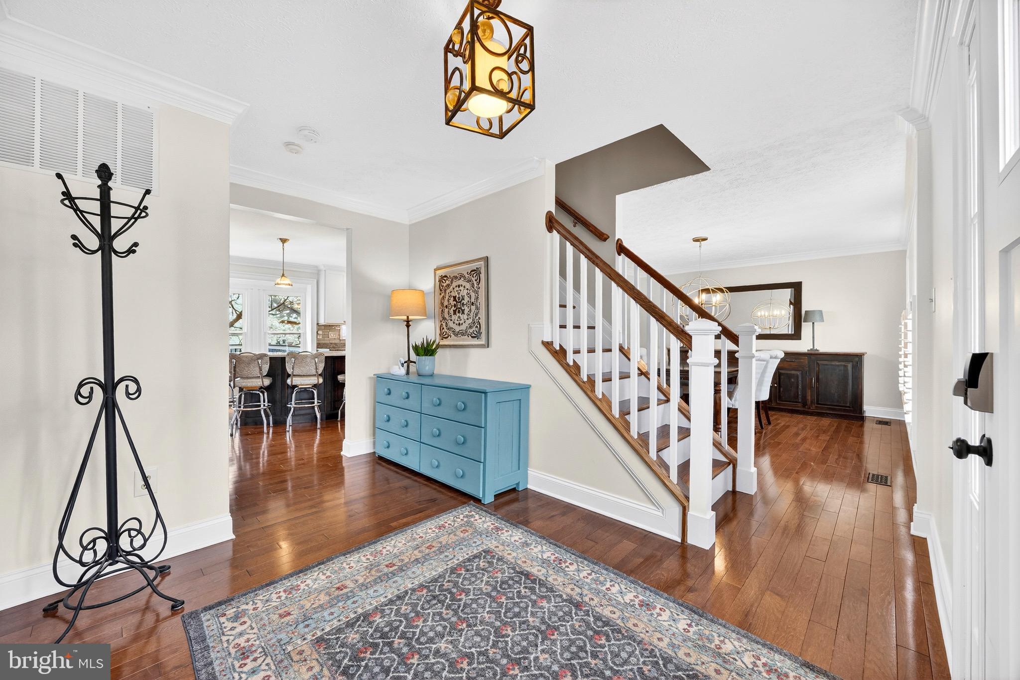 LONG REACH - Residential