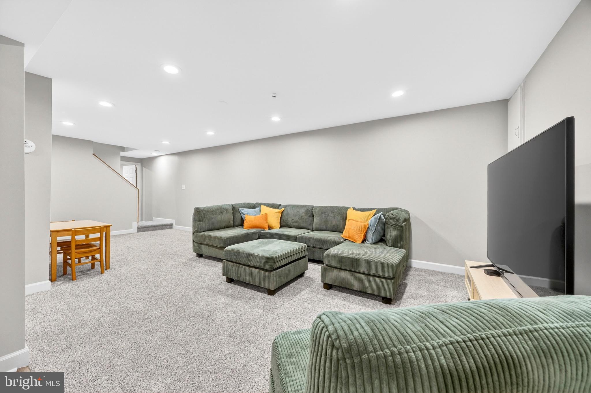 LONG REACH - Residential