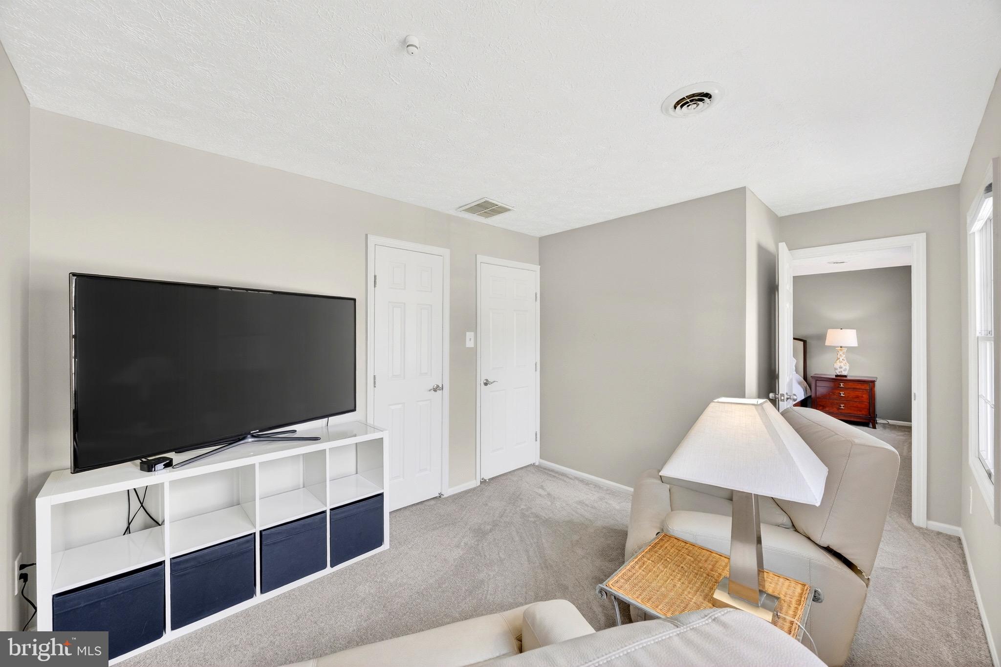 LONG REACH - Residential